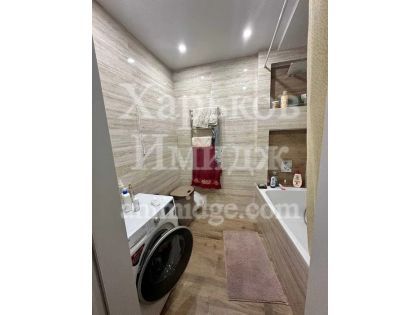 Продам 3 х комнатную квартиру на 7 этаже 9 этажного дома новострой Жилой Комплекс Мира 1 метро Масельского